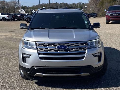 Used 2018 Ford Explorer XLT w/ Equipment Group 202A image 2
