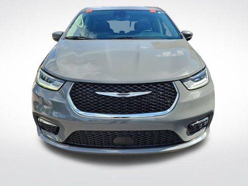 Used 2023 Chrysler Pacifica Touring-L FWD image 8