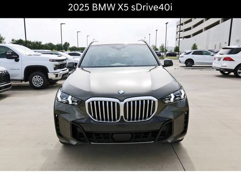 Used 2025 BMW X5 sDrive40i w/ M Sport Package RWD image 2