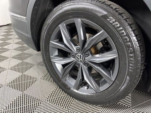 Used 2023 Volkswagen Tiguan SE image 12