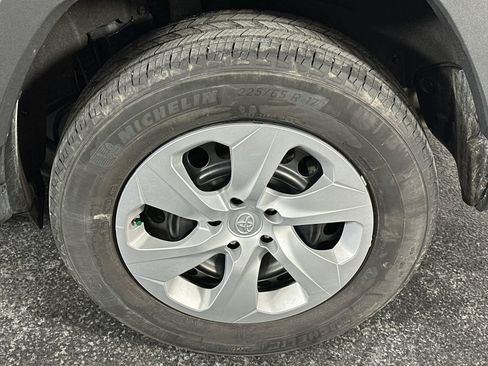 Used 2024 Toyota RAV4 LE FWD image 10
