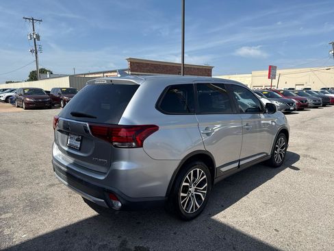 Used 2022 Mitsubishi Outlander ES FWD image 6