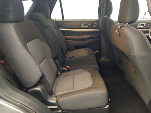 Used 2019 Ford Explorer XLT w/ Class III Trailer Tow Package FWD image 19