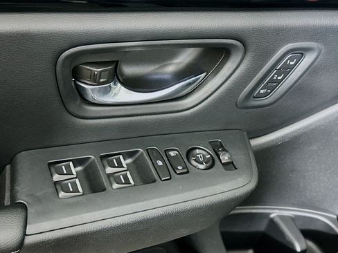 Used 2023 Honda Pilot Touring image 15
