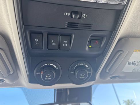 Used 2022 Toyota 4Runner TRD Off-Road AWD/4WD image 11