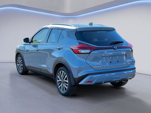 Used 2023 Nissan Kicks SV image 4