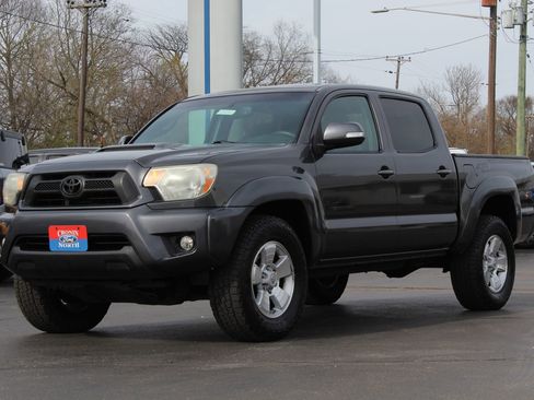 Used 2012 Toyota Tacoma 4x4 Double Cab w/ TRD Sport Pkg image 3