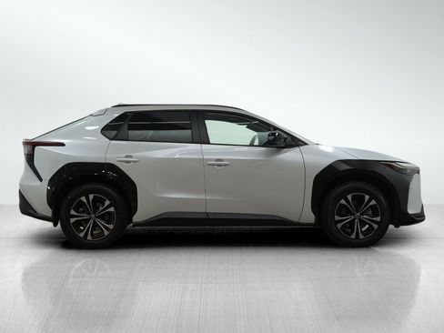 Used 2024 Toyota bZ4X XLE image 6