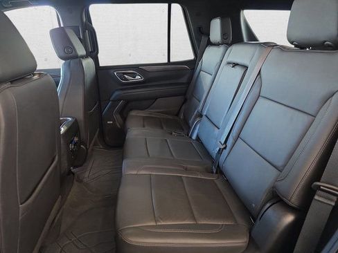 Used 2022 Chevrolet Tahoe LT w/ Luxury Package image 16