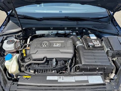 Used 2018 Volkswagen Golf R 4-Door AWD/4WD image 27