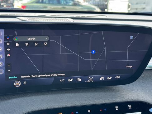 Used 2025 Buick Enclave Preferred image 40