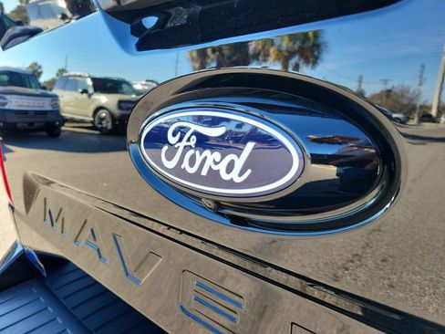 New 2026 Ford Maverick Lobo AWD/4WD image 7