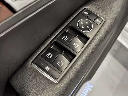 Used 2013 Mercedes-Benz E 350 Cabriolet image 34
