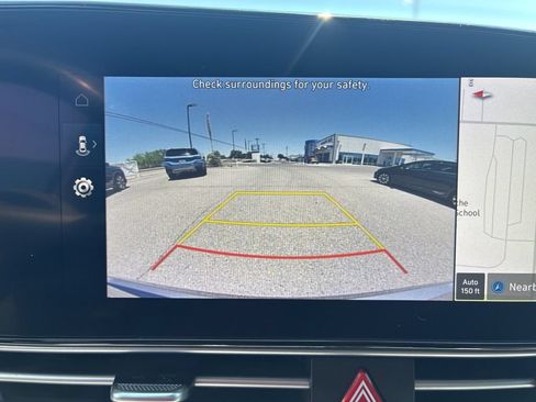 Used 2025 Hyundai Elantra SEL FWD image 19