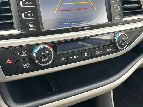 Used 2016 Toyota Highlander Limited Platinum AWD/4WD image 26