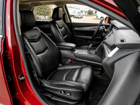 Used 2017 Cadillac XT5 Premium Luxury FWD image 36