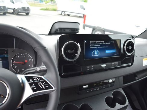 New 2025 Mercedes-Benz Sprinter 2500 image 13