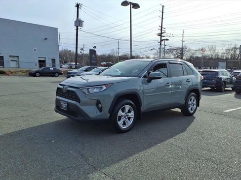 Used 2020 Toyota RAV4 XLE w/ Convenience Package image 3