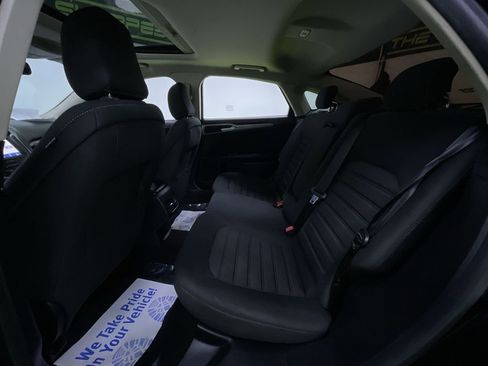Used 2020 Ford Fusion SE image 26