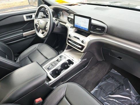 Used 2023 Ford Explorer XLT w/ Equipment Group 202A image 14