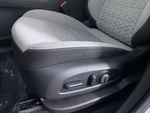 Certified 2024 Chevrolet Equinox LS w/ LS Convenience Package image 9