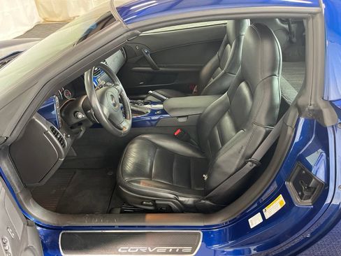 Used 2007 Chevrolet Corvette Coupe w/ Preferred Equipment Group RWD image 3