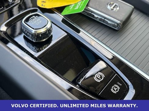 Certified 2025 Volvo XC60 B5 Core AWD/4WD image 22