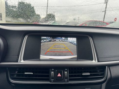Used 2018 Kia Optima LX FWD image 18