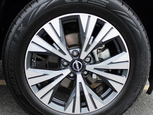 Certified 2022 Nissan Rogue SV w/ SV Premium Package image 11