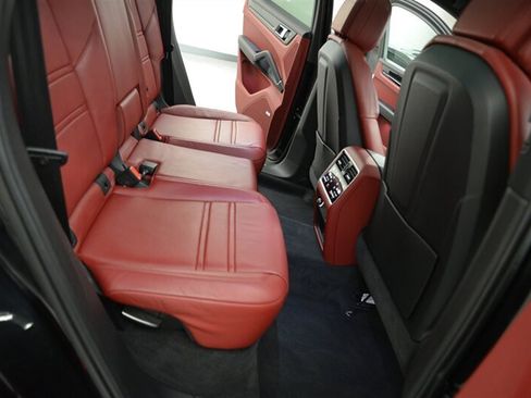 Used 2021 Porsche Cayenne S image 23