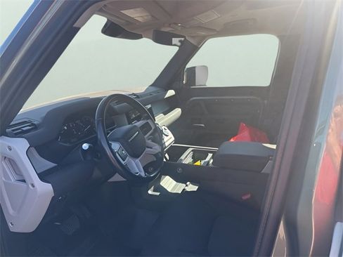 Used 2022 Land Rover Defender 110 image 16