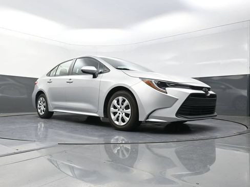 Used 2024 Toyota Corolla LE FWD image 31