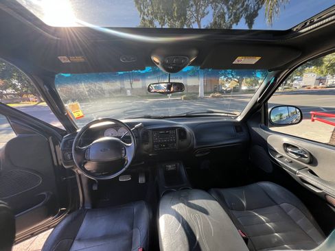 Used 2002 Ford F150 Harley-Davidson image 25