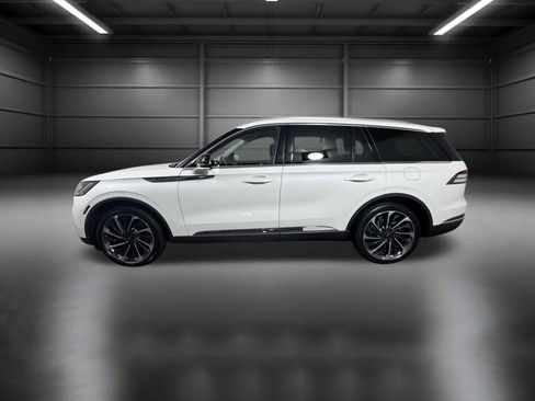 New 2026 Lincoln Aviator Reserve image 3
