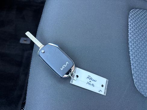 Used 2023 Kia Sportage LX image 35