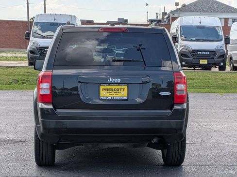 Used 2011 Jeep Patriot Latitude FWD image 6