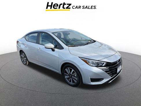 Used 2025 Nissan Versa SV image 1