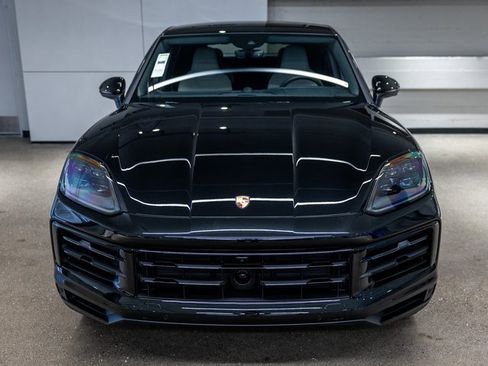 Certified 2025 Porsche Cayenne Coupe image 17