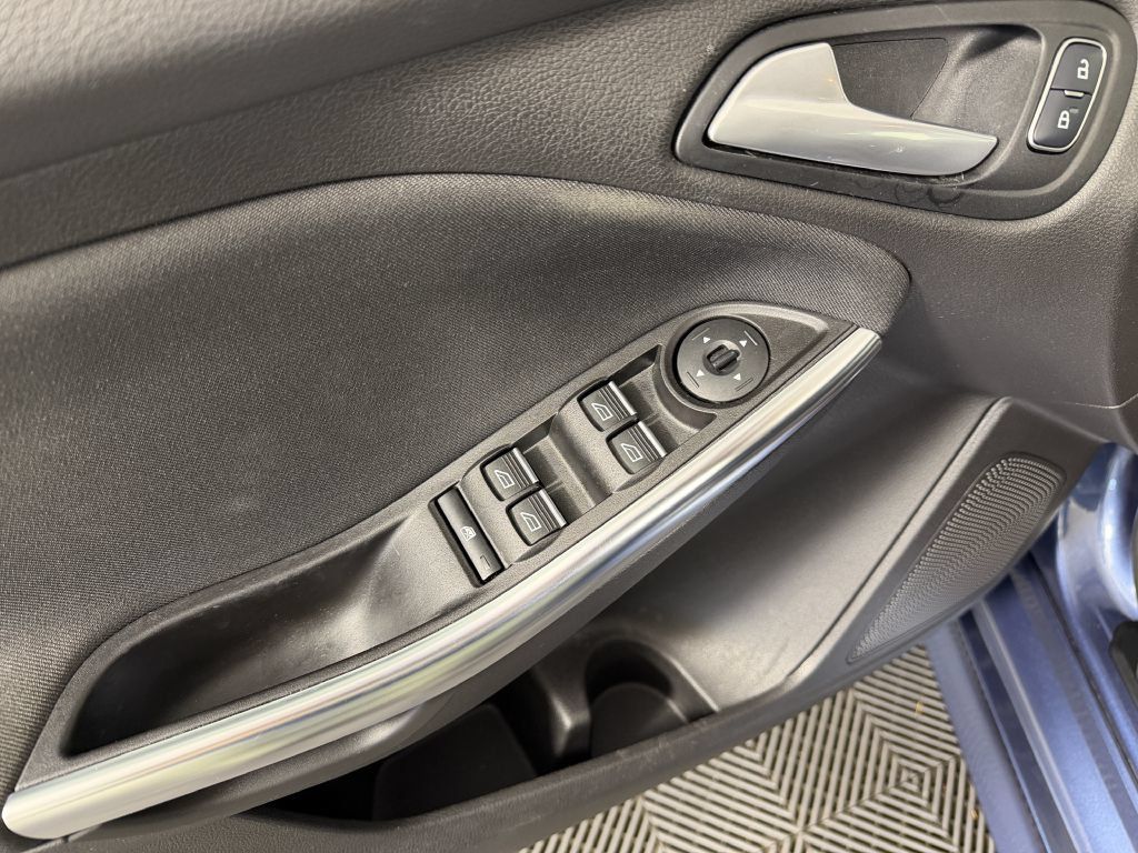Used 2018 Ford Focus ST FWD image 42