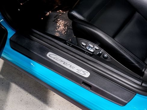 Used 2018 Porsche 911 Carrera 4S image 24