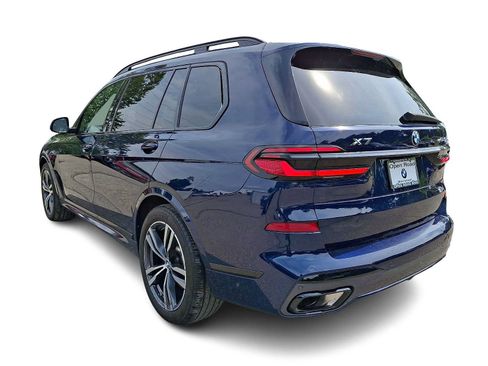 Used 2025 BMW X7 xDrive40i w/ M Sport Package AWD/4WD image 4