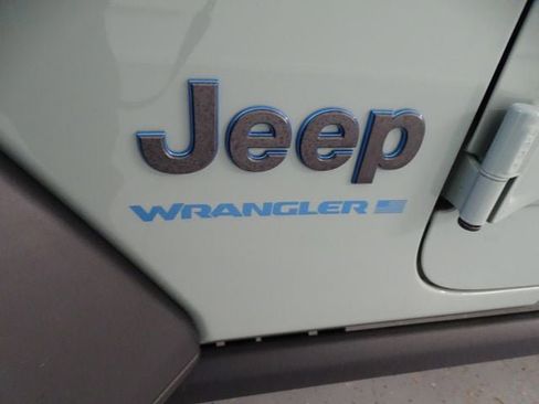 Used 2023 Jeep Wrangler Unlimited Rubicon 4xe w/ Cold Weather Group AWD/4WD image 25