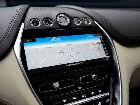 Used 2023 Aston Martin DBX AWD/4WD image 47