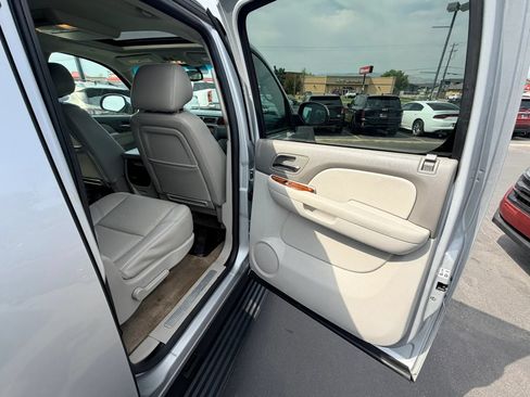Used 2013 Chevrolet Suburban LTZ AWD/4WD image 22