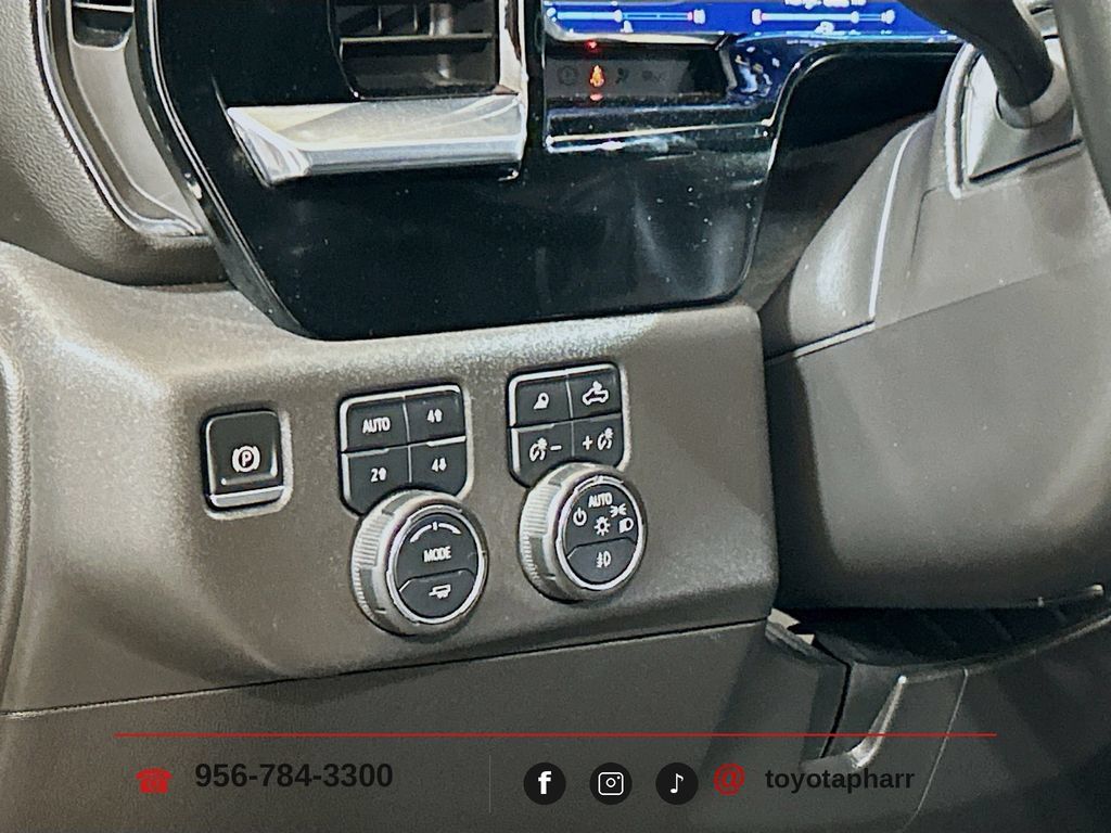 Used 2025 Chevrolet Silverado 1500 LT Trail Boss w/ LT Trail Boss Premium Package AWD/4WD image 9