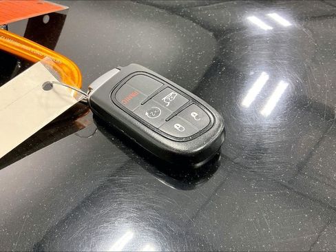 Used 2020 Jeep Cherokee Limited image 13