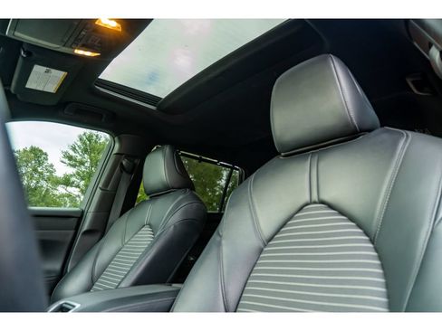 Used 2022 Toyota Highlander XSE AWD/4WD image 12