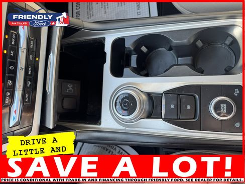 Used 2022 Ford Explorer XLT image 28