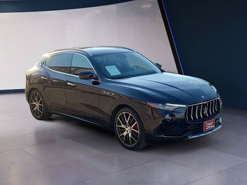 Used 2017 Maserati Levante w/ Sport Package AWD/4WD image 7