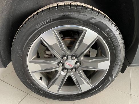 Used 2018 GMC Acadia SLT w/ LPO, Black Accent Package image 14